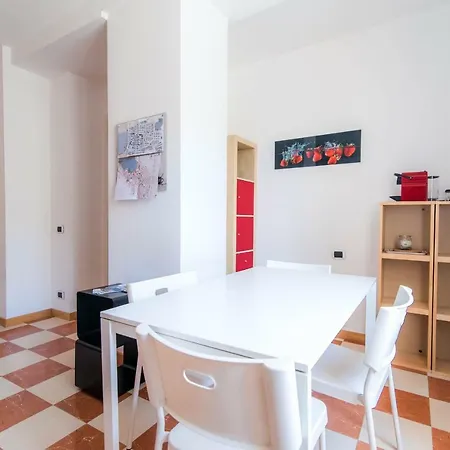 Easy Lake Apartment Como